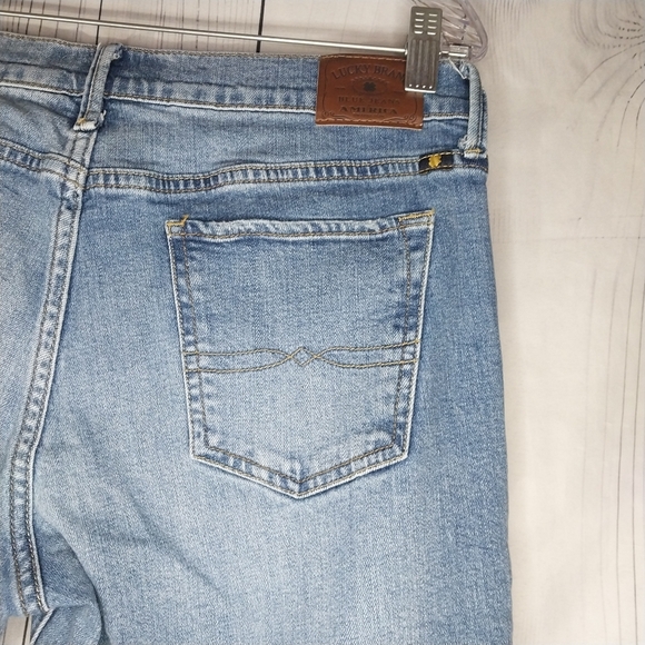 Lucky Brand Sweet 'N Straight Jeans - Picture 11 of 12
